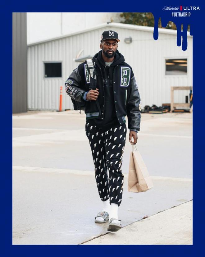 篮球勇士三分手感火热，全队命中18记三分（勇士外线手感爆棚，全队轰进18记三分）