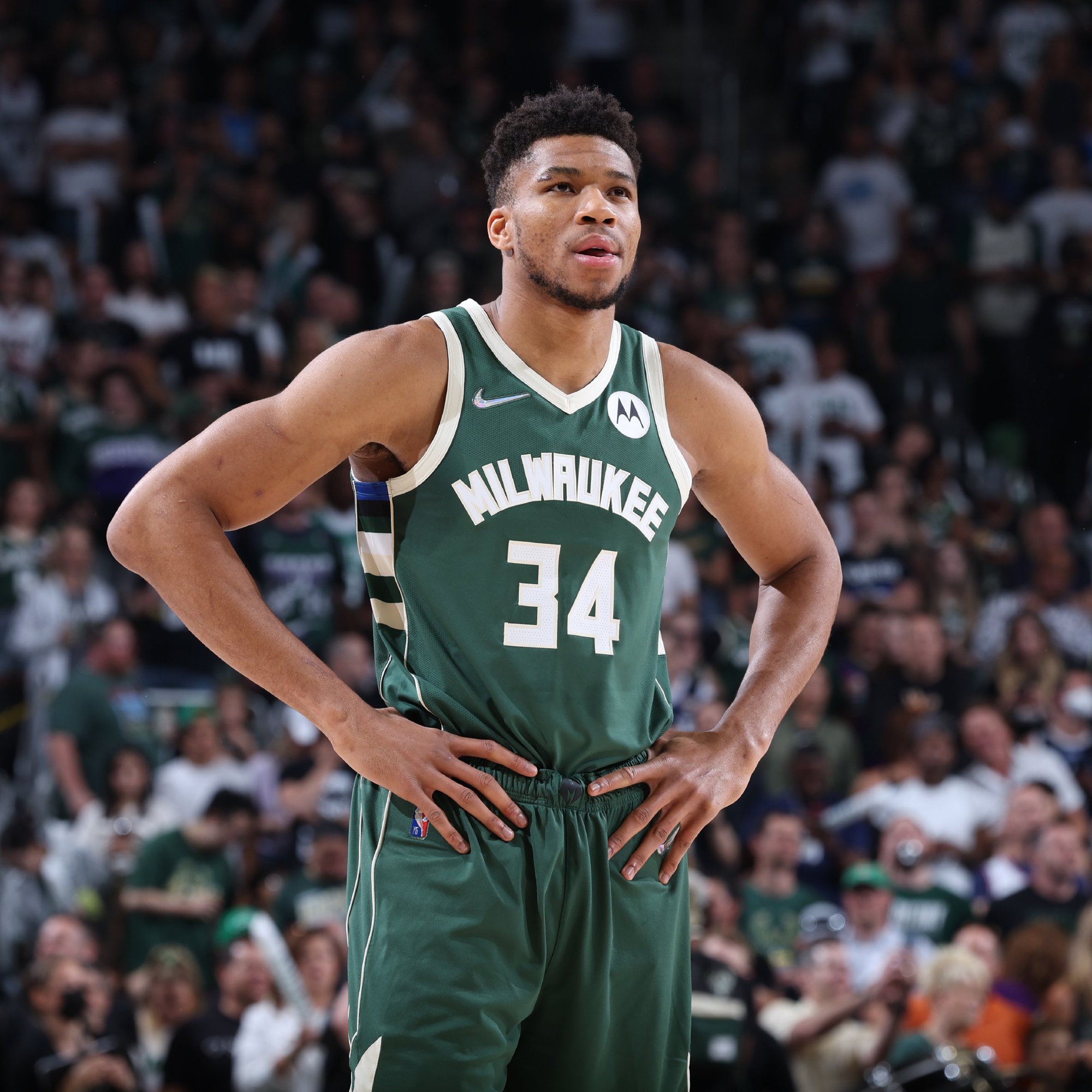 斯洛特：我将与萨拉赫进行沟通 希望他能留下（斯洛特：将与萨拉赫沟通，盼其留队）