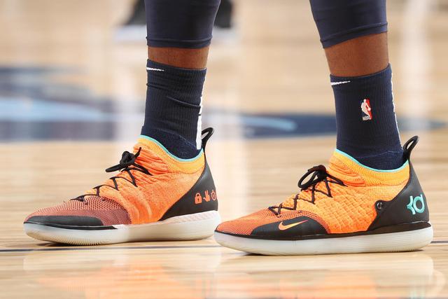 巴萨官方回顾诺坎普翻新前最后一场：12人仍在队内，7人首发（巴萨官网回顾诺坎普改造前末战：阵中仍有12人，7人当时首发）