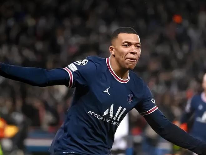 ⚽ 足球｜腾讯体育风格标题（⚽ 足坛头条｜腾讯体育）