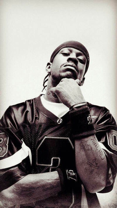 国脚助攻完成制胜球，球迷沸腾（国脚妙传造就制胜一球，球迷沸腾）