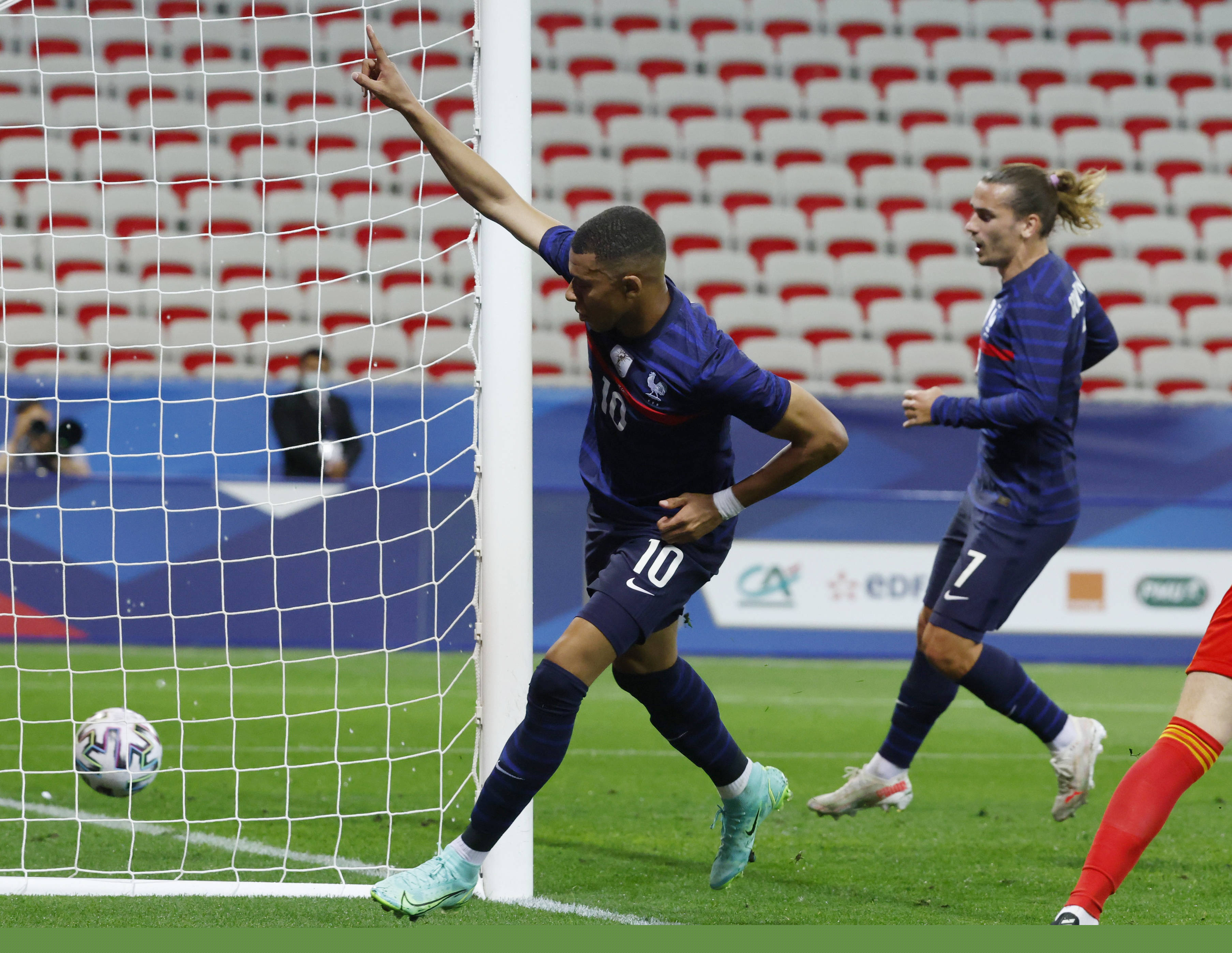 辽媒：老将杨健很可能已完成他代表辽宁铁人效力的谢幕战（辽媒：老将杨健或已完成代表辽宁铁人的告别战）