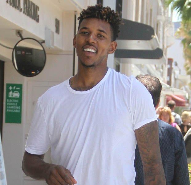 扎鸟给年轻球员建议：和真心对自己好的人在一起，信任这些人（扎鸟告诫年轻球员：与真诚善待你的人同行，并信任他们）