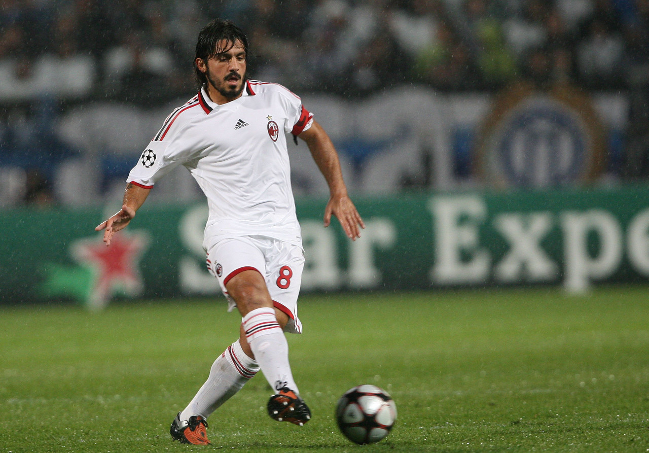 陈林坚空位三分压哨命中，山东队重燃希望之火（陈林坚压哨空位三分得手，山东队士气回升）