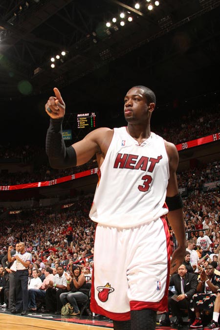 孙继海晒视频发出疑问：为什么现在小孩顺拐那么多（孙继海发布视频提问：如今孩子顺拐为何如此普遍）