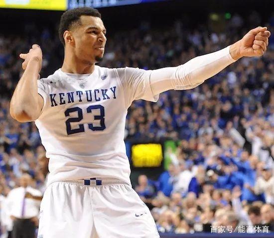 阿斯：即使巴萨最后两轮欧冠全胜，也大概率要去踢附加赛（阿斯报：即便巴萨余下两场欧冠全胜，仍大概率要打附加赛）