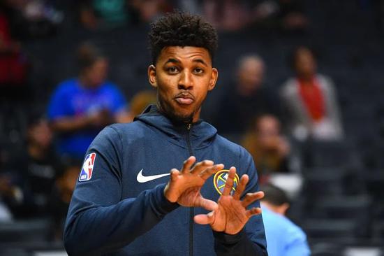 泰晤士：埃弗顿2700万镑报价迪布林被拒，考虑提高报价（泰晤士报：埃弗顿2700万英镑求购迪布林遭拒，或提高出价）