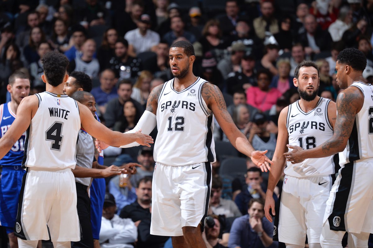 东契奇缺阵独行侠攻防失据（东契奇缺席，独行侠攻守失衡）