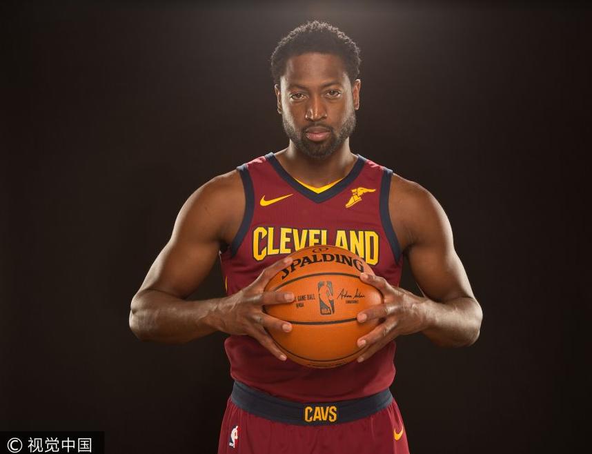 前埃及国脚怒斥卡拉格：难怪C罗懒得理你，难怪穆帅说你一般（前埃及国脚怒怼卡拉格：难怪C罗无视你，穆帅也称你平庸）