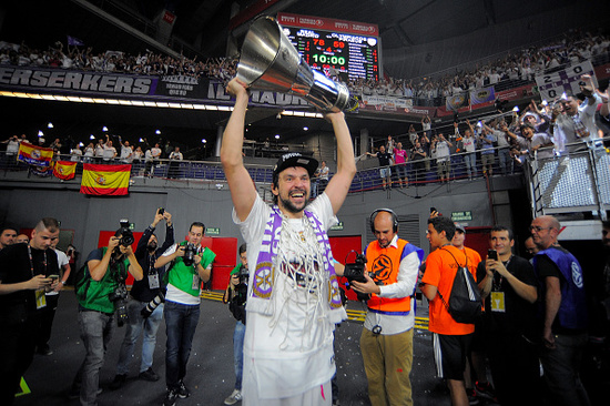 邮报：曼联的球探上周考察了奥林匹亚科斯中场穆扎基蒂斯（邮报：曼联派球探上周考察奥林匹亚科斯中场穆扎基蒂斯）